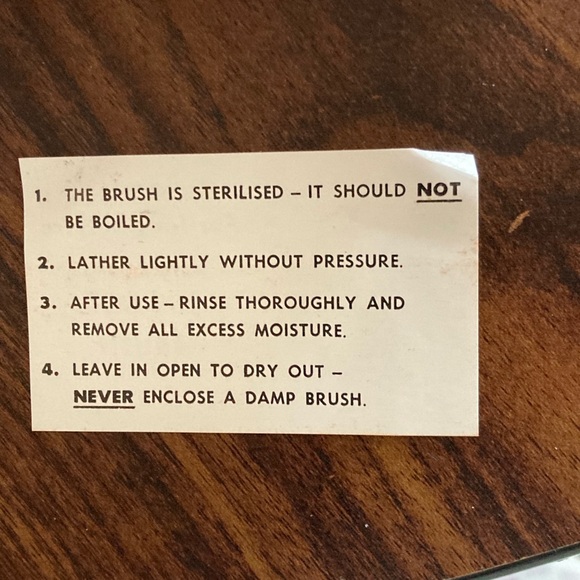 Macy’s NIB Shaving Kit  Boar’s Hair Brush in a wooden soap dish + razor🌹 - Picture 6 of 6